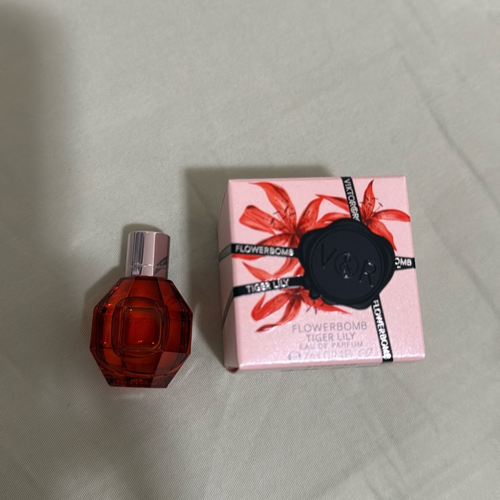 Viktor&Rolf Flowerbomb tiger lily 7.5ml mini size